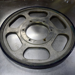Приводное колесо поручня эскалатора D=692 мм OTIS (обливка)